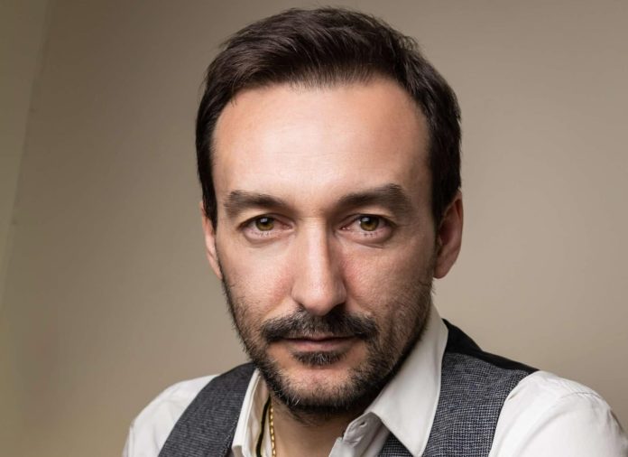 Monodrama “42nd Street” e artistit Diar Xani shfaqet në New York