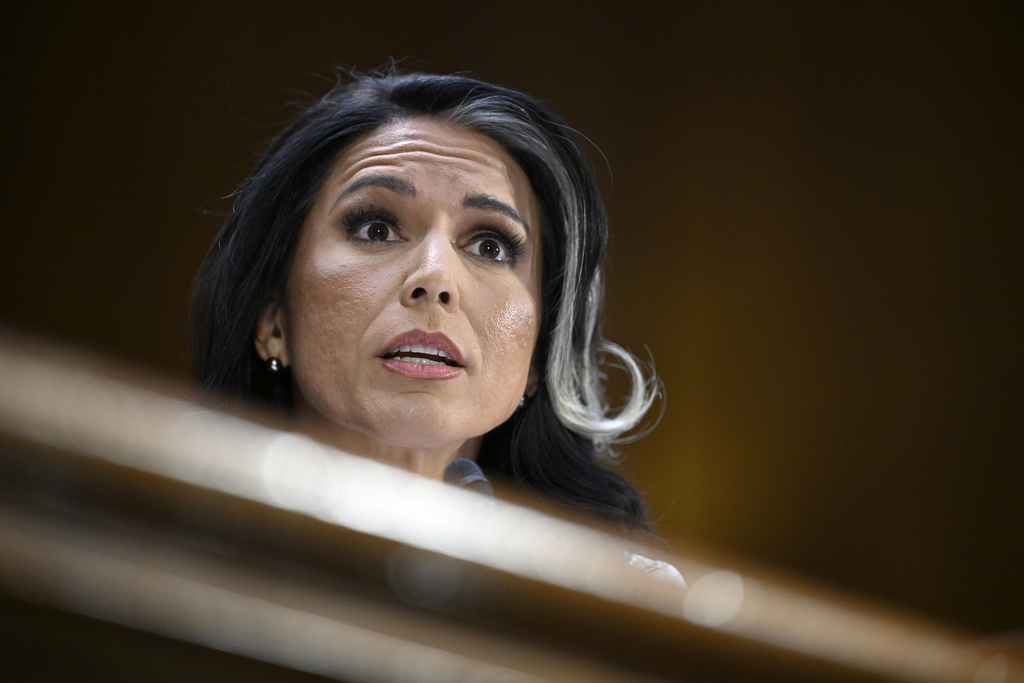 Tulsi Gabbard konfirmohet si drejtoreshë e Inteligjencës Kombëtare