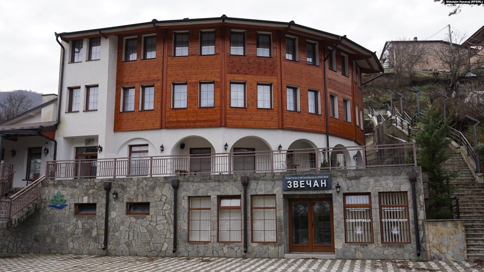 Vuçiqi, Petkoviqit: Çka po ndodh me “Rajska Banjën”? – Na e morën! – Do ta kthejmë!