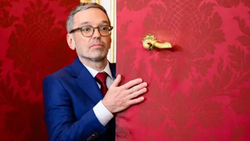 Thellohet kriza politike në Austri, ekstremi i djathtë dështon ta formojë Qeverinë!