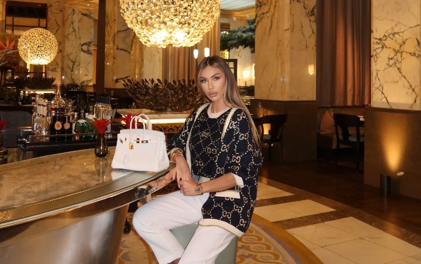Adelina Tahiri krejt stil në fotografitë e fundit