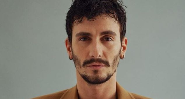 Bertan Asllani nis romancë të re?