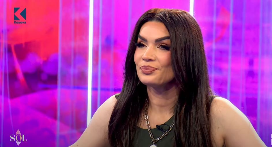 “Ylli që ndriçon jetën tonë”, prindërit befasojnë Besën me një letër emocionuese (VIDEO)