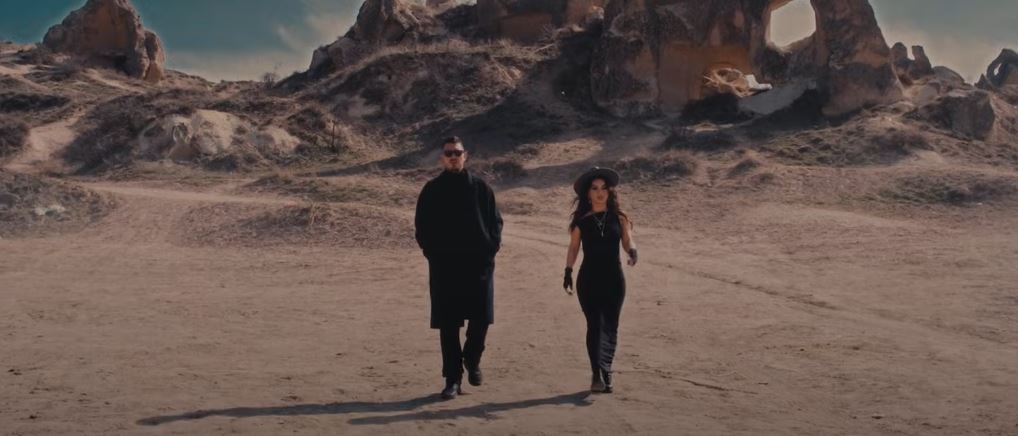 "Përgjithmonë", thonë Besa dhe Buci në duetin e tyre (VIDEO)