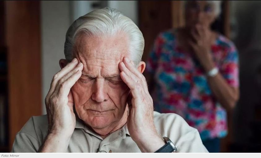Simptomat e hershme të Alzheimerit që mund t’i dalloni kur parkoni një veturë