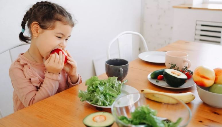 Pse ekspertët po paralajmërojnë prindërit që të mos u japin fëmijëve vitamina