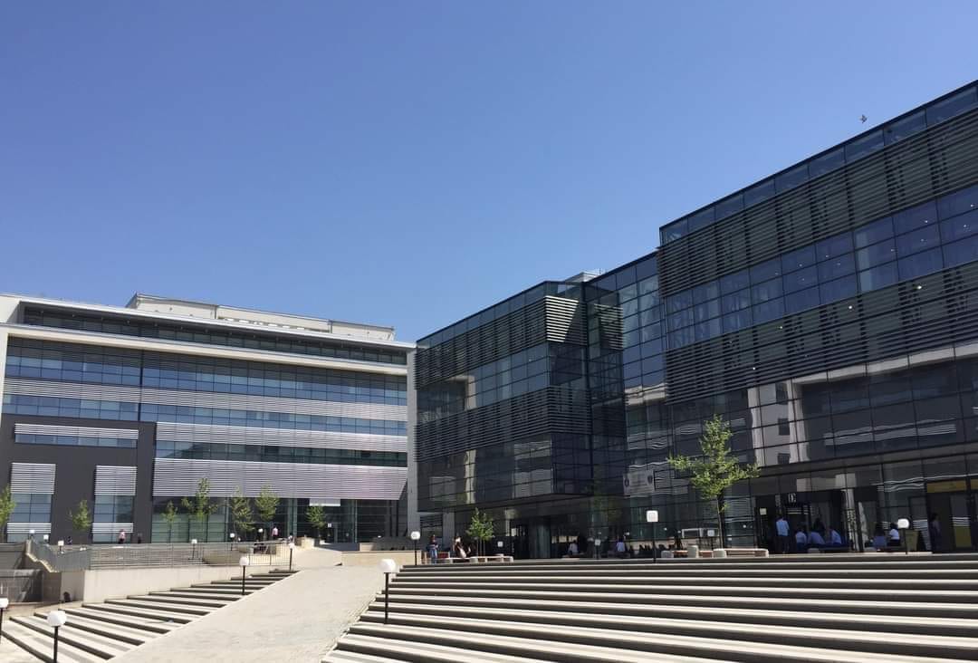 U arrestuan nën dyshimet për korrupsion  ish ministri dhe gjashtë zyrtarët sot dalin para gjykatës