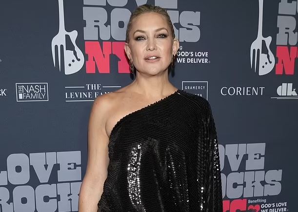 Kate Hudson merr vëmendjen me paraqitjen e fundit