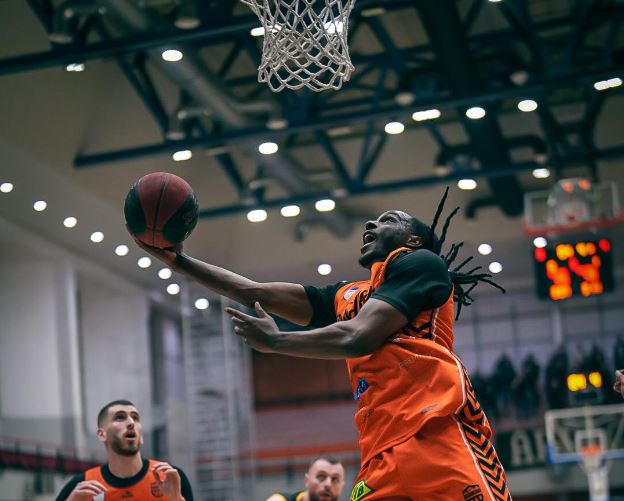 Bashkimi në Poloni për të shkruar histori