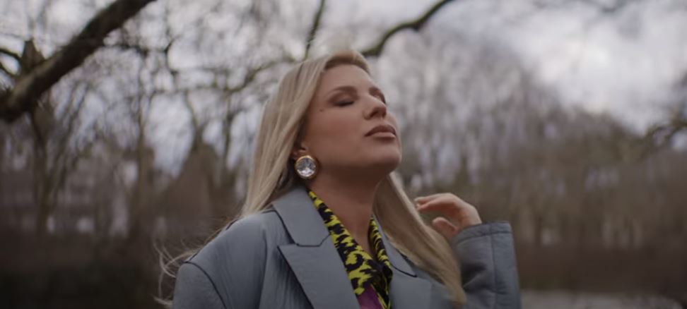 Lori thotë "Akull" në këngën e fundit (VIDEO)