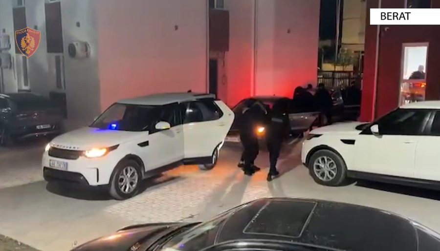 Ngjarje e rëndë në Berat, i riu plagos me thikë 85-vjeçarin