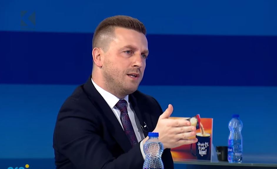Shkodran Rexhaj, në studion e "Ora Shtatë" në Klan Kosova