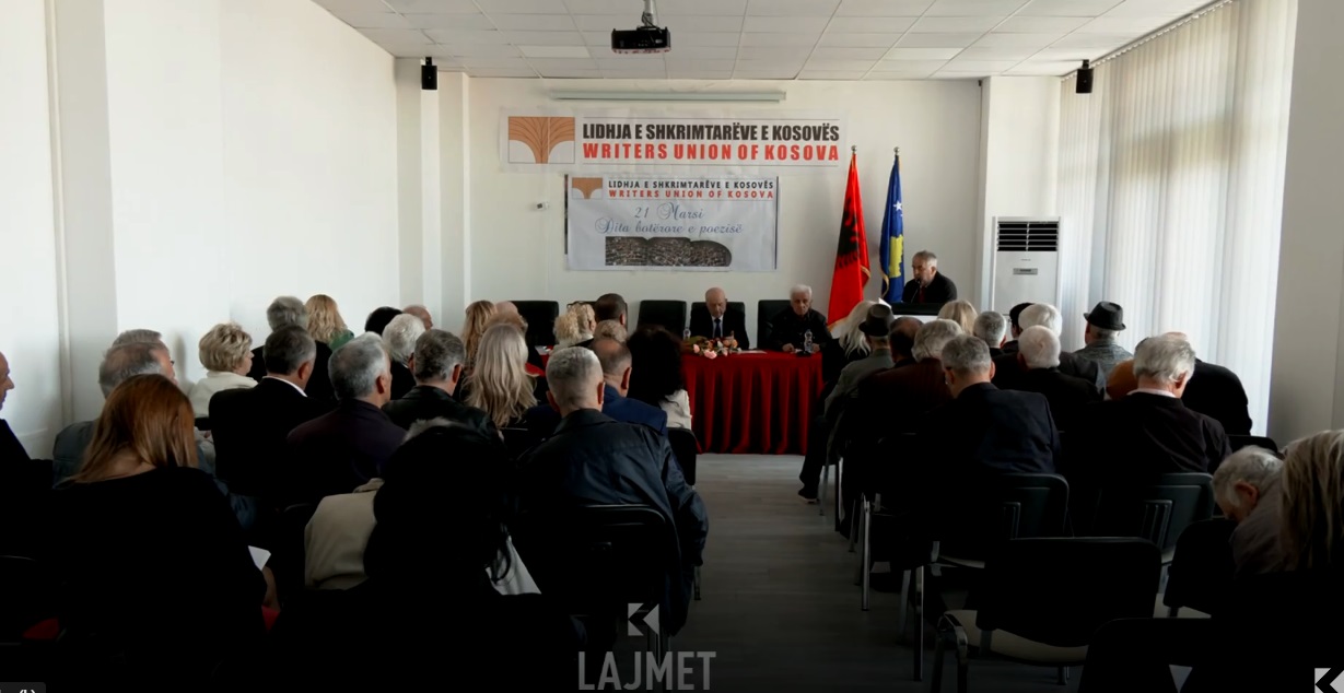 Ankohen shkrimtarët: TikToku e “vrau” poezinë (VIDEO)