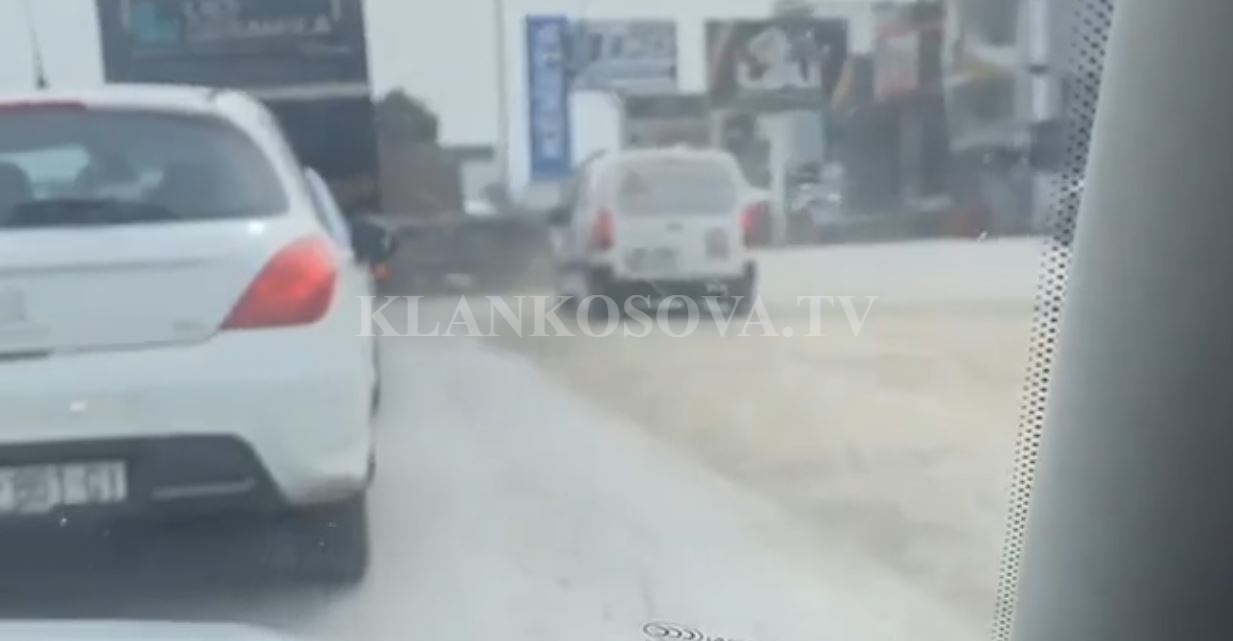 “Pikapit” e kamionit s’iu pritet në kolonë, bëjnë tejkalim të rrezikshëm (VIDEO)