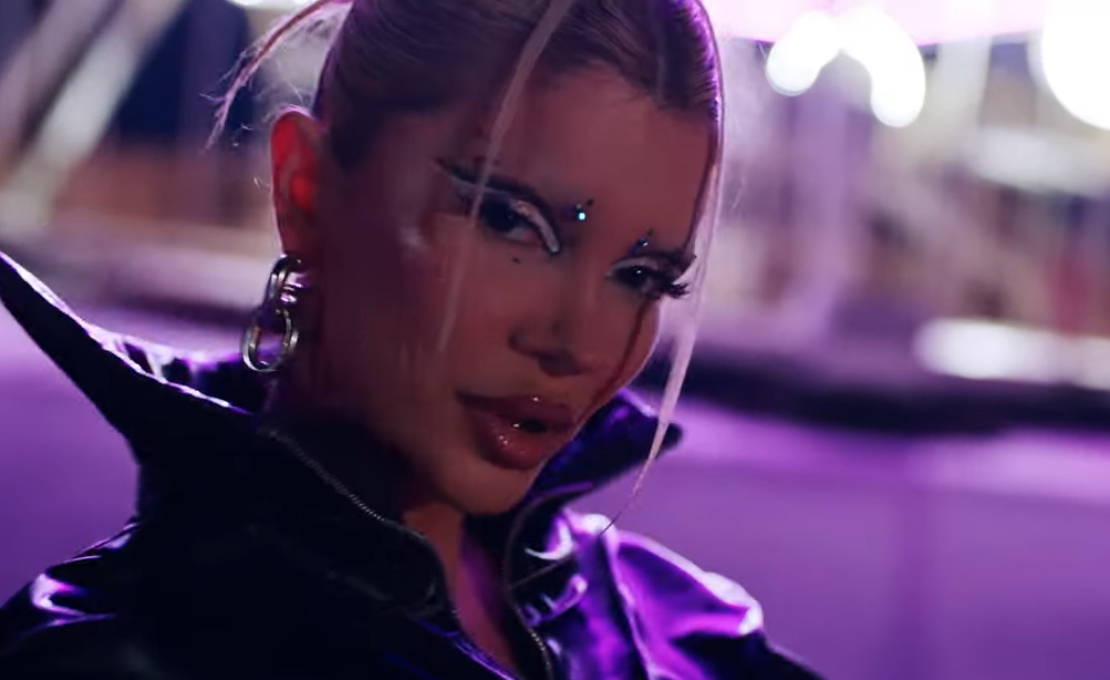 Era Istrefi e guximshme si gjithmonë, sjell "Carbon2000"