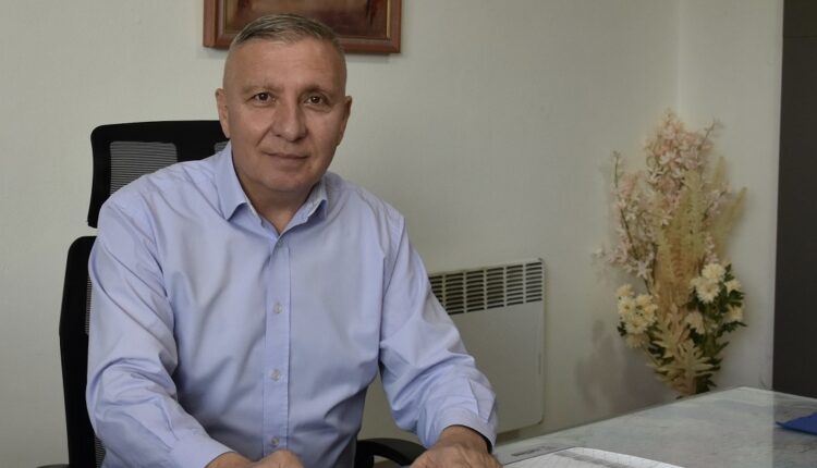 Tragjedia me 59 të vdekur, dorëhiqet kryetari i Koçanit
