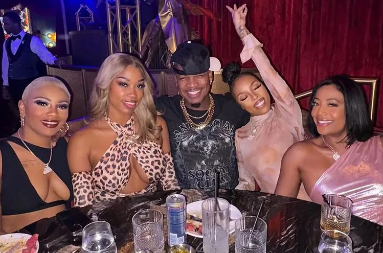 Ne-Yo prezanton katër të dashurat e tij