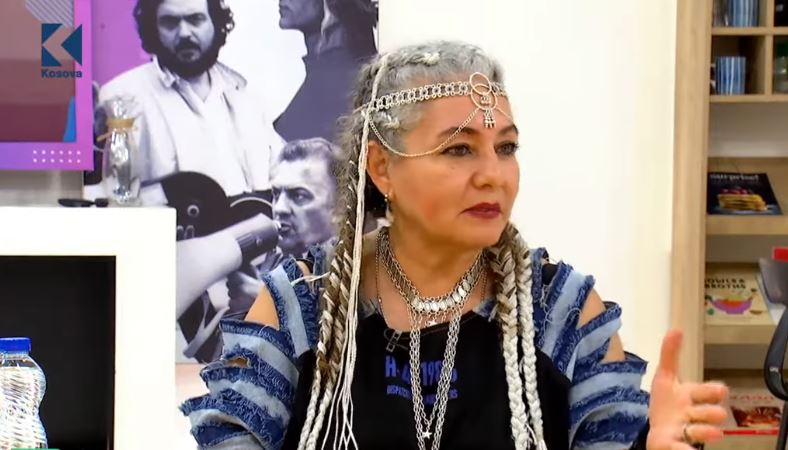 Pse duhet ta mbulojmë kërthizën, siç ka bërë edhe mbretëresha Elizabeth? (VIDEO)