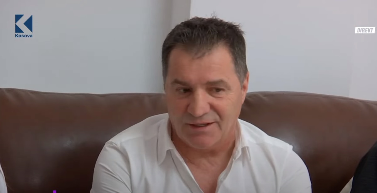 "Weekend" shkoi për Fitër Bajram në shtëpinë e Afrim Muqiqit, këngëtari uron festën (VIDEO)