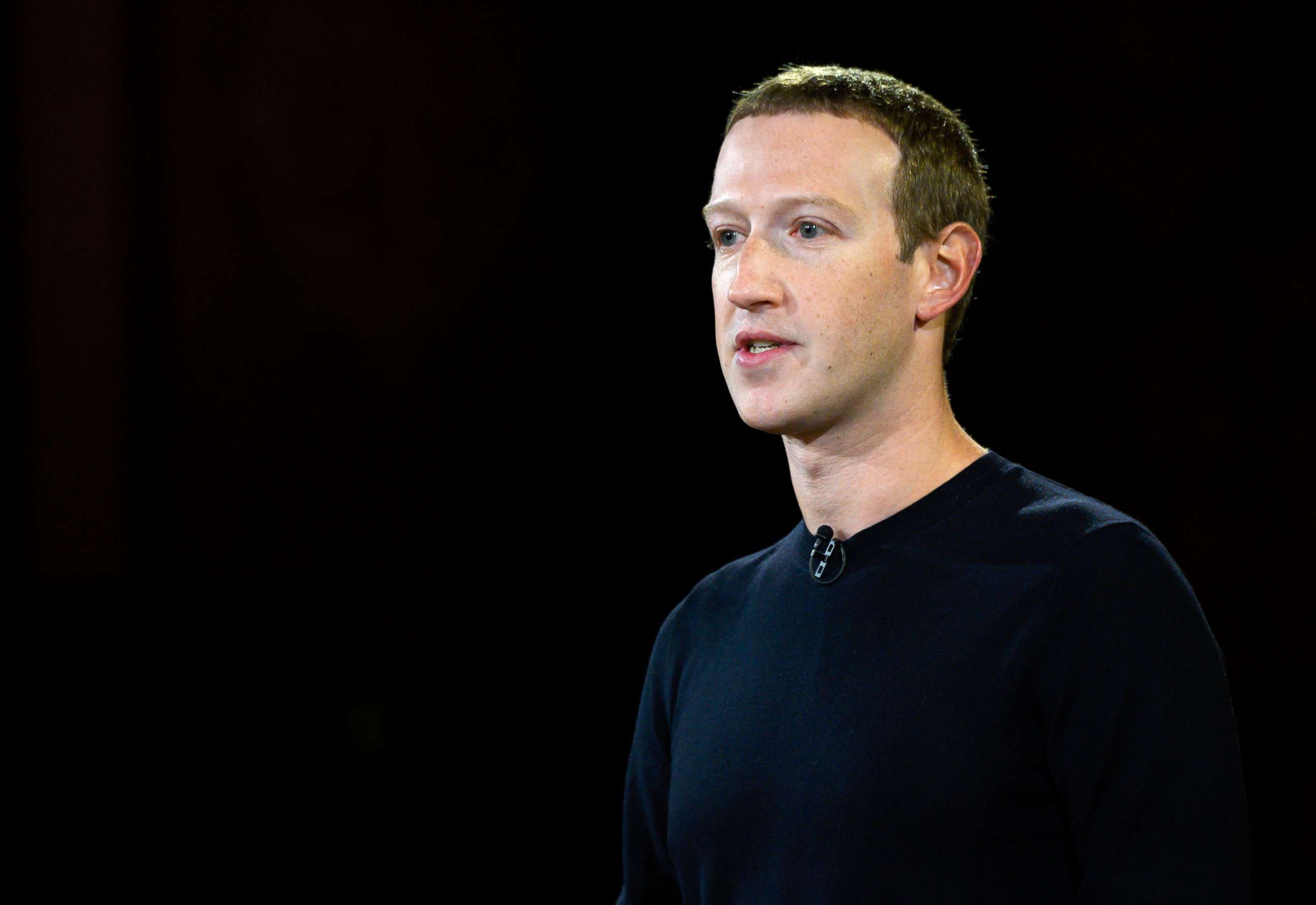 Zuckerberg pushon 20 punonjës për zbulimin e sekreteve të META
