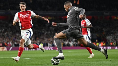 Përfundojnë pjesët e para të çerekfinaleve të Champions: Inter në epërsi, Arsenal - Real, pa gola