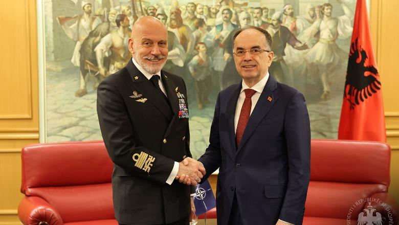 Begaj takon kryetarin e Komitetit Ushtarak të NATO-s: Duhet ta mbështesim Kosovën