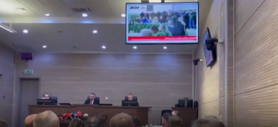 Asnjë nga të akuzuarit s'e shikojnë videon nga momenti i planifikimit të sulmit në Banjskë (VIDEO)