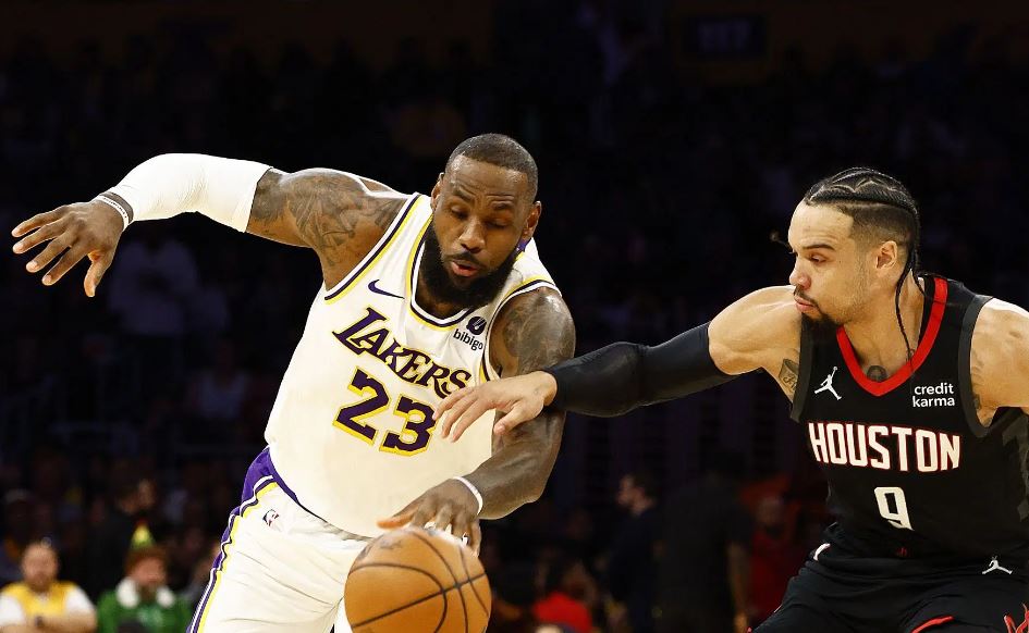 Lakers triumfojnë ndaj Rockets