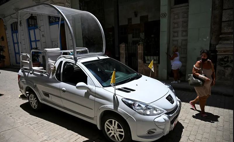 Çfarë është Popemobile?