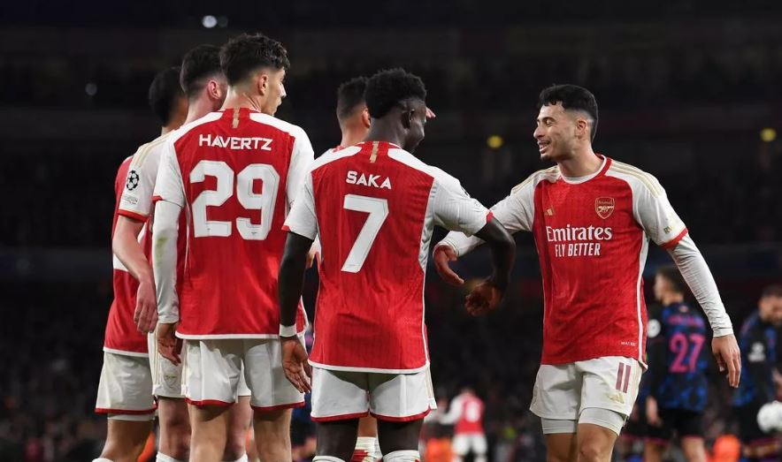 Del formacioni i Arsenalit, startojnë në sulm Saka-Trossard-Martinelli