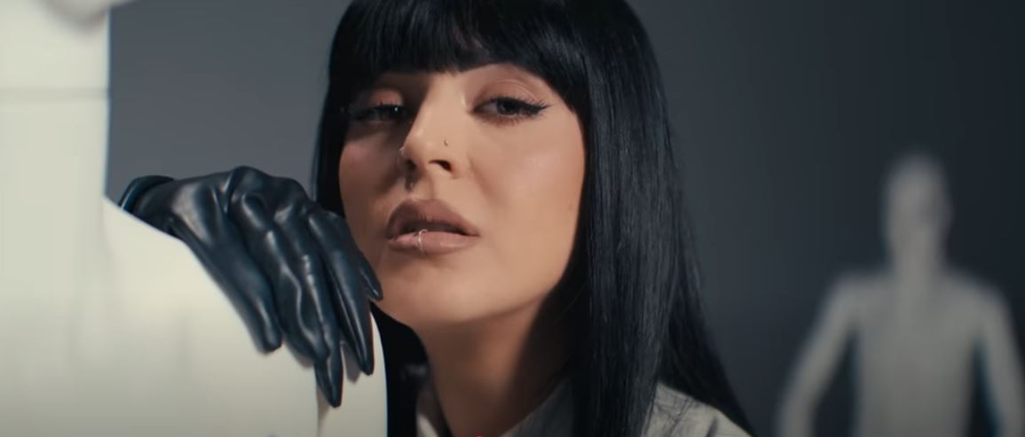 Fifi publikon këngën e re “Mu ma le” (VIDEO)