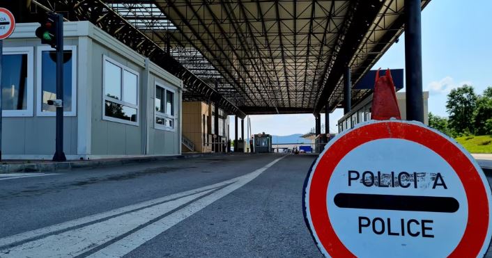 Brenda dy muajve u vodhën tri tabela sinjalizuese në disa zona kufitare të Kosovës