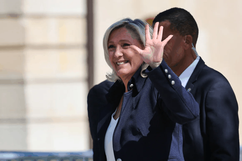 Le Pen refuzon të dorëzohet pas dënimit