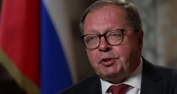 Ambasadori rus në Britani nuk e mohon ndjekjen e nëndetëseve bërthamore britanike