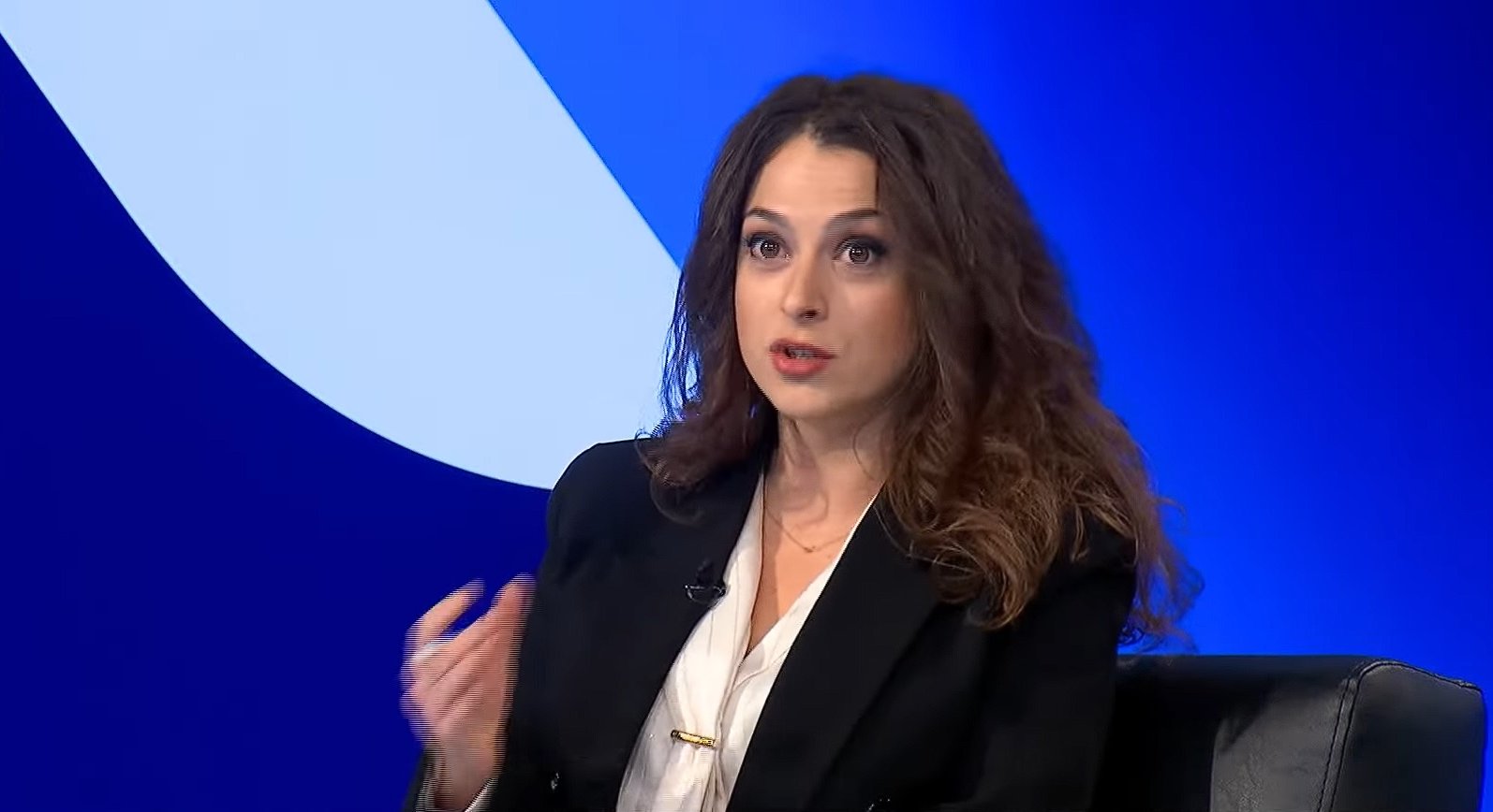 “Hajvanati i Kurtit”, Kica-Xhelili: Hendeku i patejkalueshëm me LVV-në kulmoi me natën e zgjedhjeve (VIDEO)