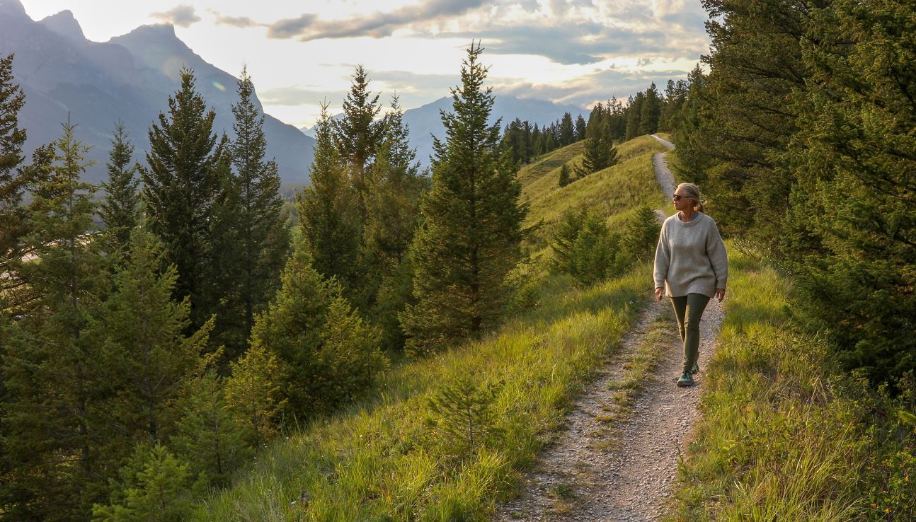 Lëvizja “mindful walking” po fiton popullaritet - ecje me vetëdije për mendje më të qetë