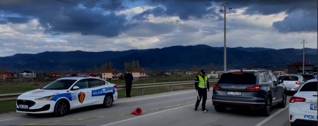 Aksident në Korçë, vdes 65-vjeçarja pasi u godit nga një automjet, i dyshuari në kërkim