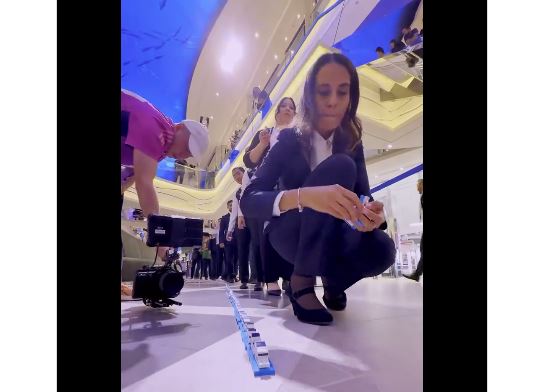 Ekuipazhi i anijes thyen rekordin botëror me 1391 anije Lego (VIDEO)