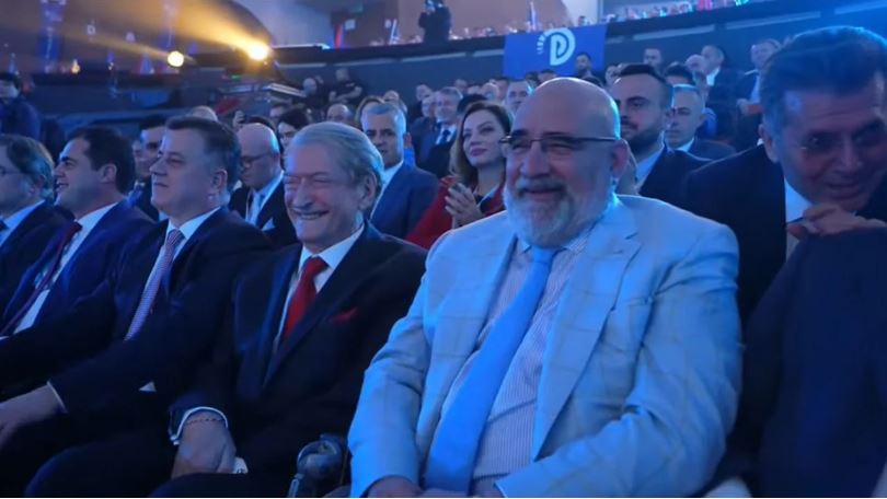 Berisha krah LaCivita në Pallatin e Kongreseve, PD prezanton programin
