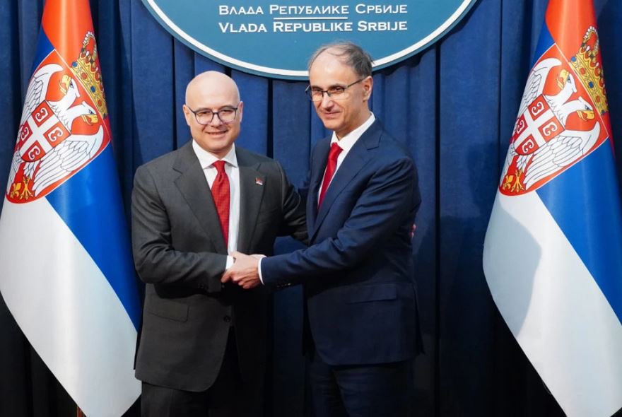 Macut mori detyrën nga Vuçeviqi si kryeministër i Serbisë