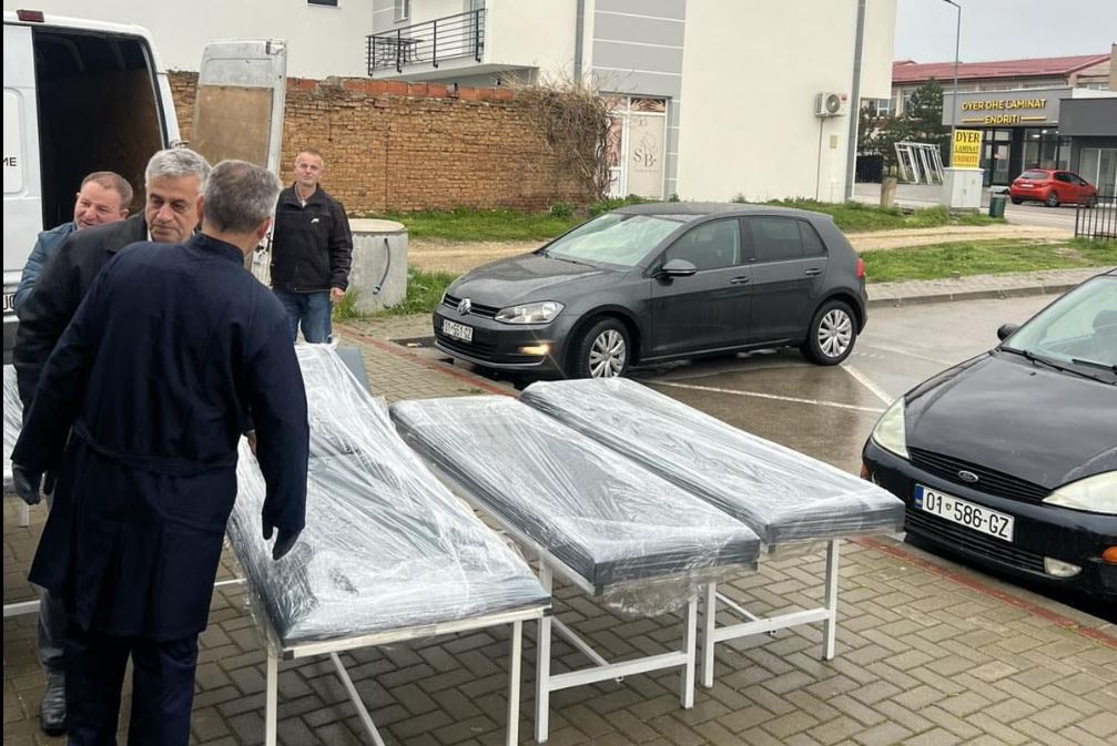 Qytetari nga Drenasi dhuron vullnetarisht shtretër për QMF-në në Komoran