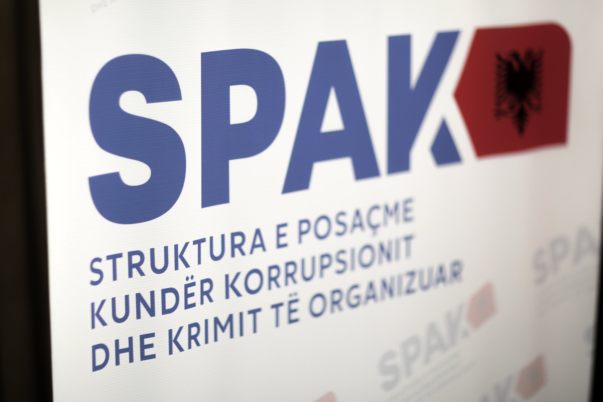 SPAK “blindon” Vlorën, zbulohen 8 emrat e grupit kriminal që u lëshuan urdhëarrestet