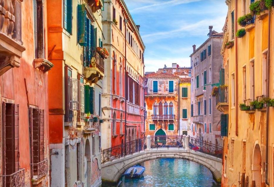 Rikthehet tarifa për turistët në Venecia