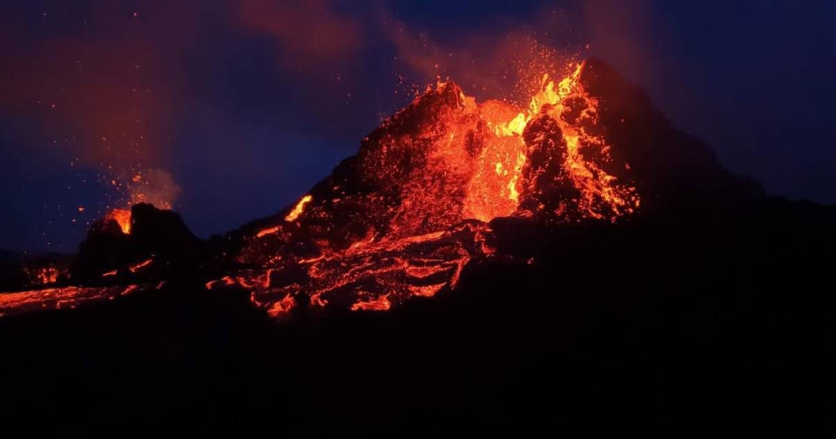 Autoritetet në Islandë evakuojnë qytetin jugperëndimor nga frika e shpërthimit vullkanik