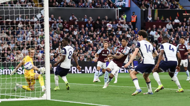 Aston Villa me fitore të madhe ndaj Tottenhamit