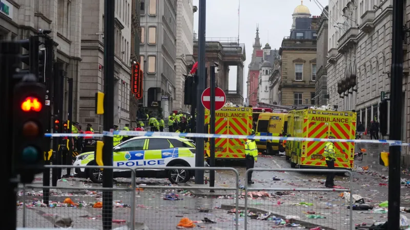 Personi që shkeli 50 persona në Liverpool akuzohet për tentim vrasje, policia: Akti s’po trajtohet si terrorizëm