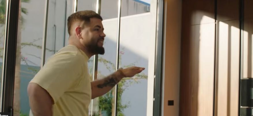 Noizy sjell hitin e verës "Dashni ke ra" (VIDEO)