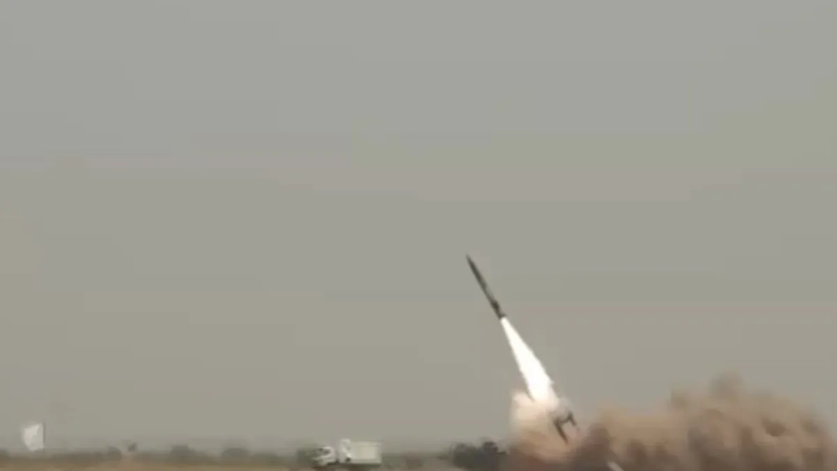 Pakistani teston raketë balistike mes tensioneve të shtuara me Indinë