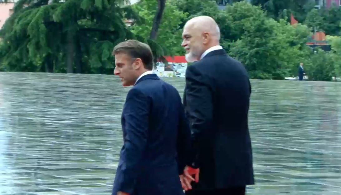 Rama dhe Macron kapin duart