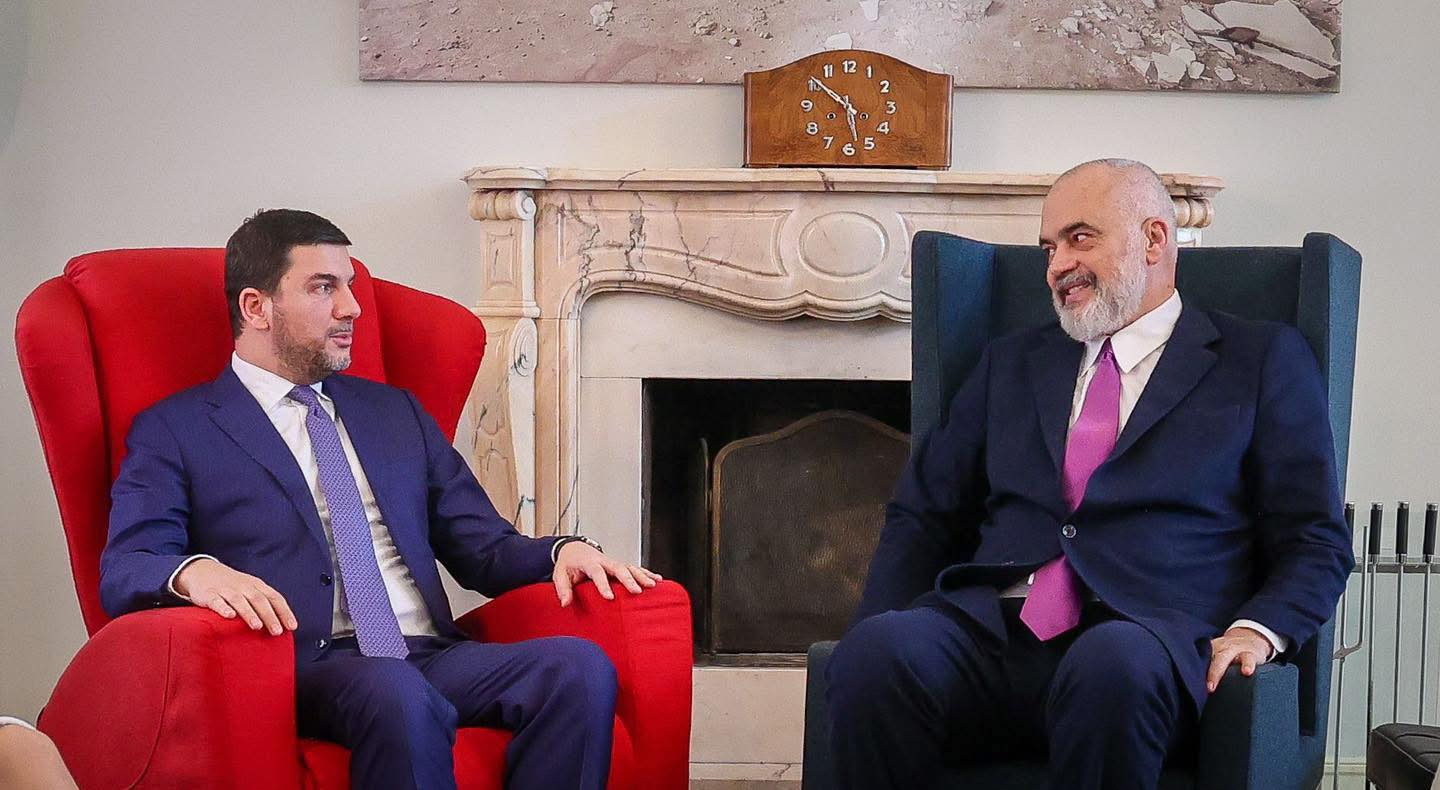 Krasniqi uron Ramën: Mandati i ri të shërbejë për ta afruar Shqipërinë me anëtarësim në BE